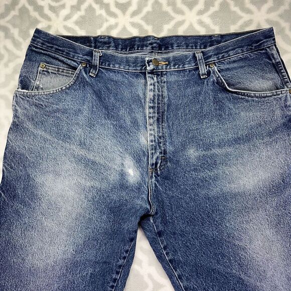 Wrangler Men's Regular Fit Jeans Classic Blue Denim Pants Size 42x30 RN130273 - Picture 2 of 16